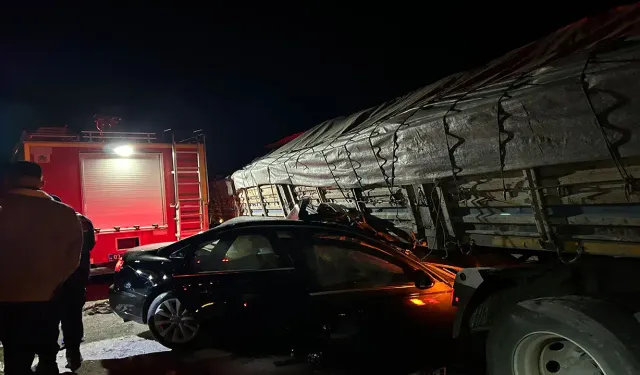 Afyonkarahisar - Kütahya kara yolundaki kazada ölü ve yaralılar var