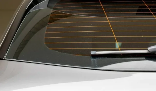 Araçların arka camındaki çizgilerin gerçek işlevi şaşırtıyor