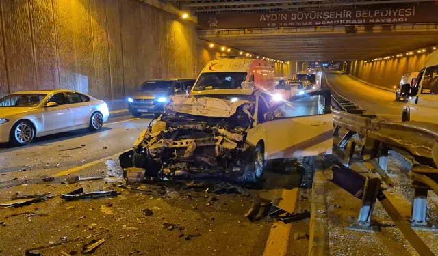 Aydın’da otomobil ile traktör çarpıştı: 1 yaralı