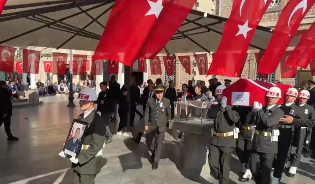 Balıkesir’de Şehit Hava Ulaştırma Uzman Çavuş Emre Sayın toprağa verildi