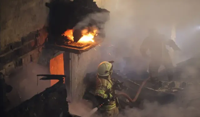 Bursa’da çıkan yangında 1 kişinin cansız bedeni bulundu