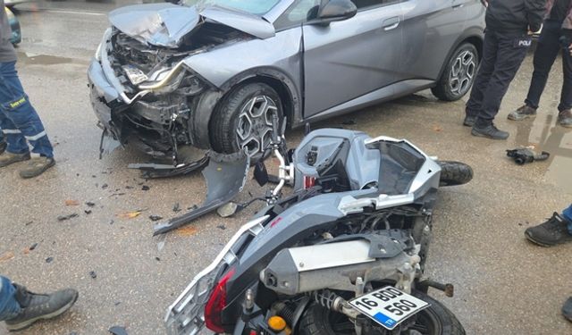 Bursa’da otomobille motosiklet çarpıştı: 2 kişi yaralandı