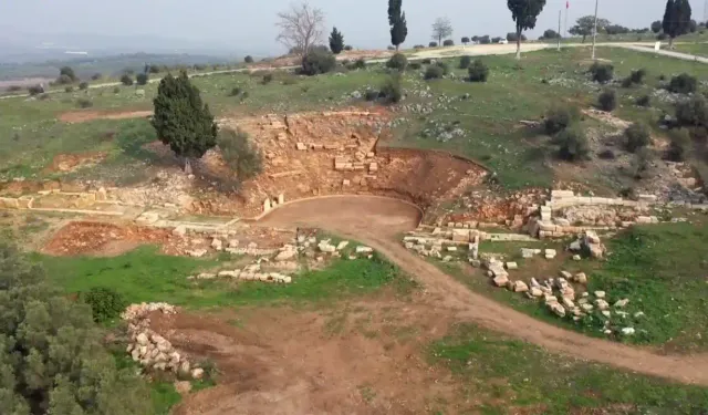 Gölyazı Antik Tiyatrosu'nda  restorasyon çalışmaları