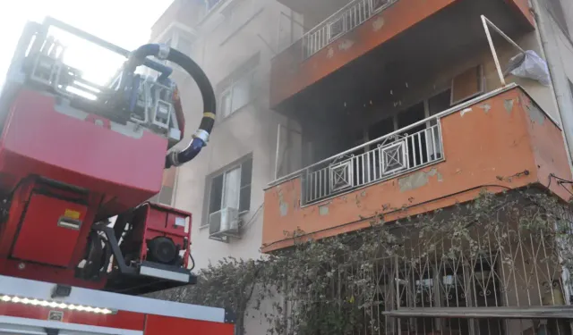 İzmir’de evde çıkan yangın kısa sürede söndürüldü