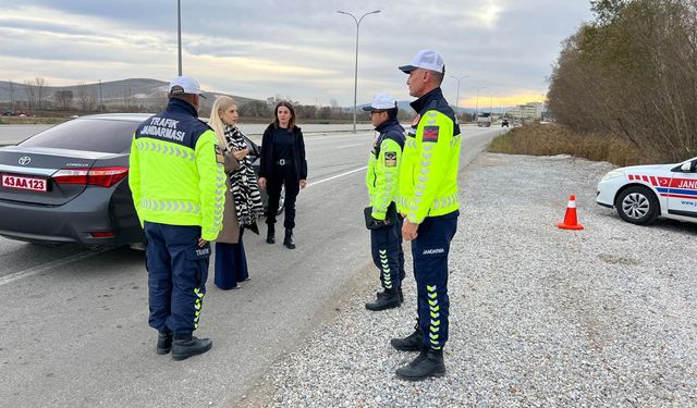 Kütahya Altıntaş Kaymakamı trafik denetimlerine katıldı