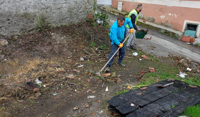Kütahya Börekçiler Mahallesi’nde temizlik çalışması yapıldı