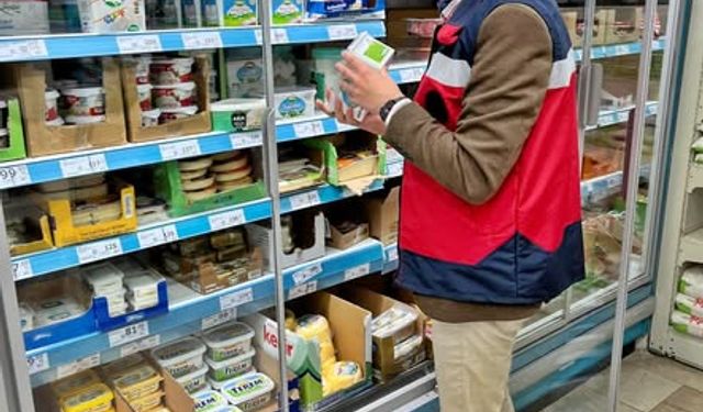 Kütahya Dumlupınar’da marketlerde gıda denetimi gerçekleştirildi