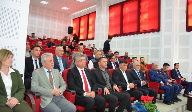 Kütahya Emet kaymakamı Emet çalıştayına katıldı