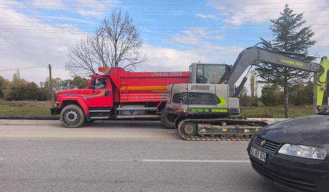 Kütahya TOKİ’de içme suyu hattı yenileme çalışması
