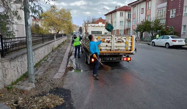 Kütahya’da mahallelerde Sonbahar temizliği sürüyor