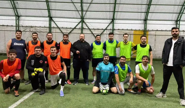 Kütahya’da motosiklet tutkunları halı sahada