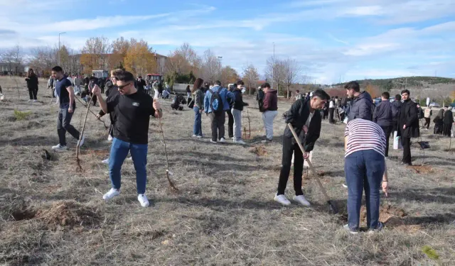 Kütahya’da şehit çocuklar için fidanlar dikildi