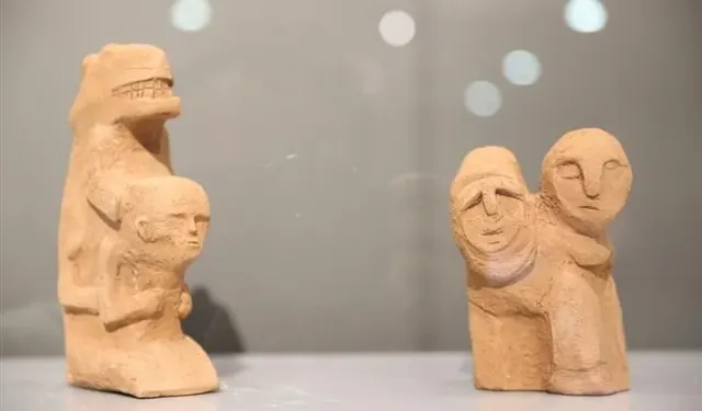 Ölen kızının hayalini gerçekleştirip Neolitik eserleri sergiledi