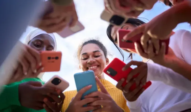 Sosyal medya ekranların ardında yeni bir toplum kuruyor
