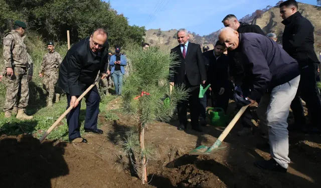 Aydın’da şehitler için 333 fidan toprakla buluşturuldu