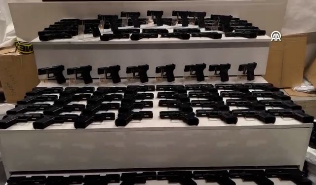 Eskişehir’de çekici üzerindeki araçtan 480 tabanca çıktı