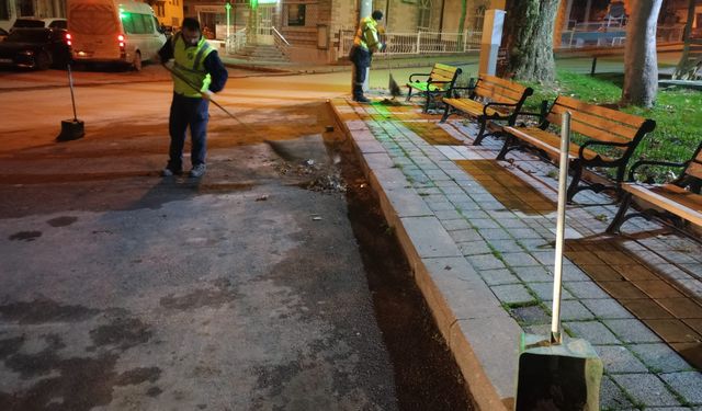 İstiklal Mahallesi'nde temizlik çalışmaları yapıldı