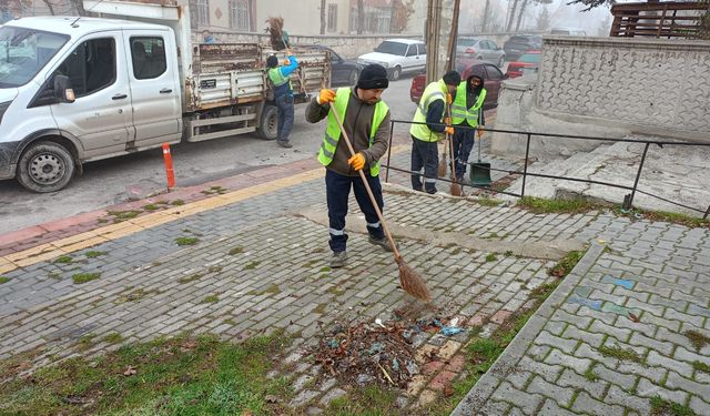 Kütahya 100. Yıl Mahallesi’nde temizlik çalışması