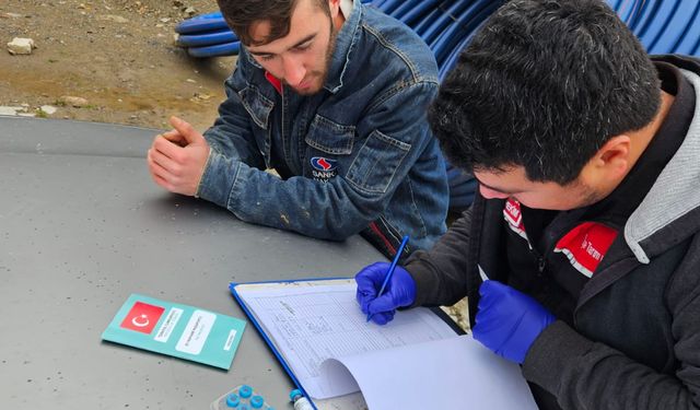 Kütahya Emet’te kedi ve köpeklere mikroçip ve aşı uygulandı