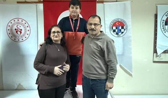 Kütahya Tavşanlı’dan Kamil Çınar Gümüş, Türkiye Satranç Şampiyonası yolunda