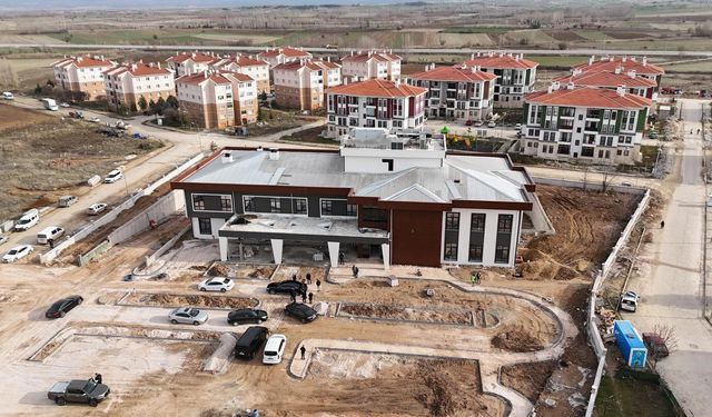 Kütahya Valisi Işın’dan hastane inşaatına ziyaret