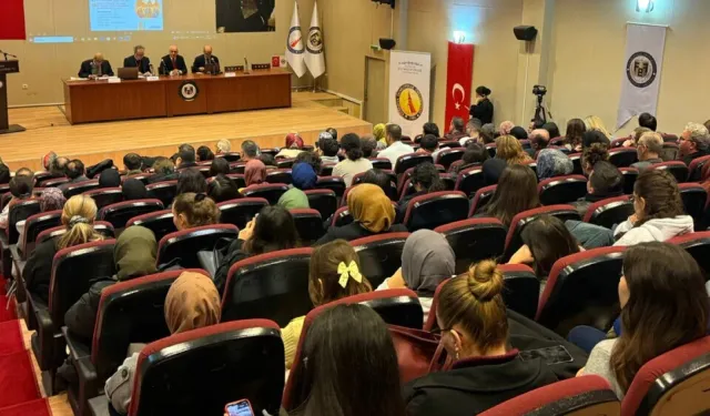 Kütahya’da 14. yüzyıl beyler, çelebiler ve ahileri konuşuldu