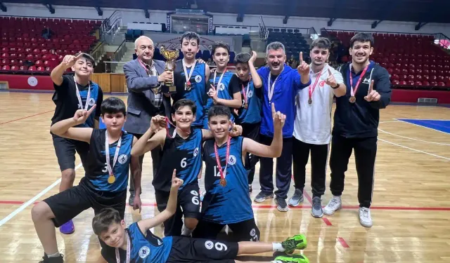 Kütahya’da basketbolda şampiyon Zafertepe Ortaokulu