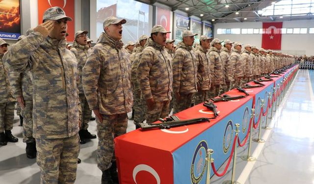 Kütahya'da eğitimi tamamlayan askerler yemin etti