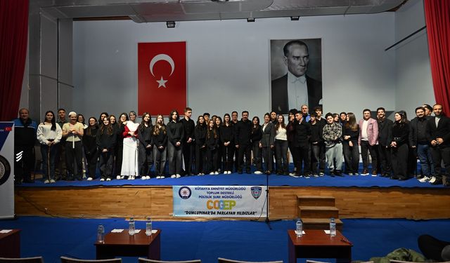 Kütahya’da gençler çogep projesiyle yeteneklerini sahneledi