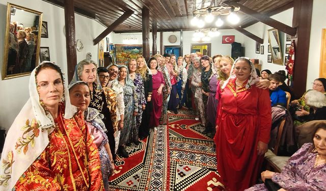 Kütahya’da kadınlar “şalvar gecesi”nde buluştu