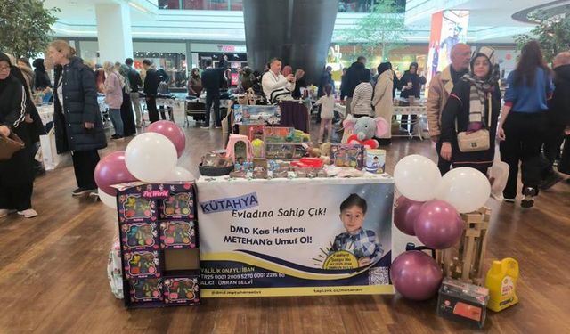 Kütahya’da küçük Metehan için düzenlenen yardım kermesi yoğun ilgi gördü