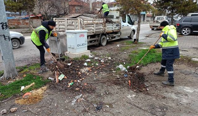 Kütahya’da Osmangazi Mahallesi’nde kapsamlı temizlik çalışması