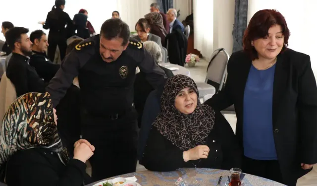 Kütahya’da şehit ve gazi aileleri Polisevi’nde kahvaltıda buluştu