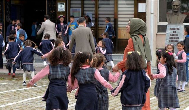 Öğretmen ve öğrencilere tatil haberi! MEB o tarihi resmen duyurdu