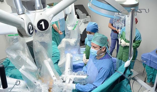 Robotik cerrahi, kanser ameliyatlarında başarıyı artırıyor