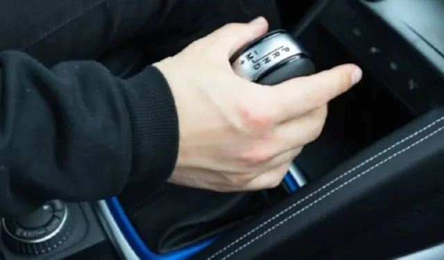 Vites kolunun sıkışmasına ne sebep olur?