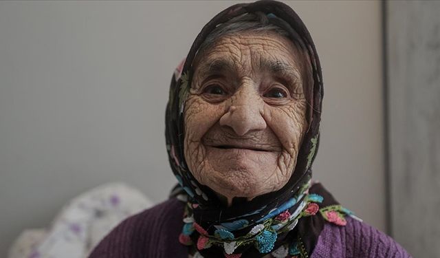 121 yaşındaki Saadet Al televizyonuna kavuştu