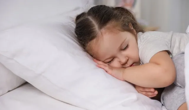Düzensiz uyku, çocuk gelişimini olumsuz etkiliyor