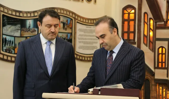 Bakan Kacır, Kütahya Valisi Işın’ı ziyaret etti