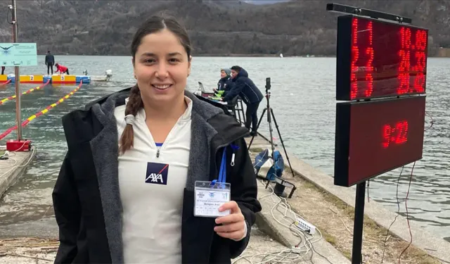 Bengisu Avcı, buz yüzmede Türkiye rekoruna imza attı