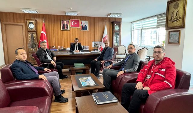 Kızılay heyetinden bölge müdürüne ziyaret