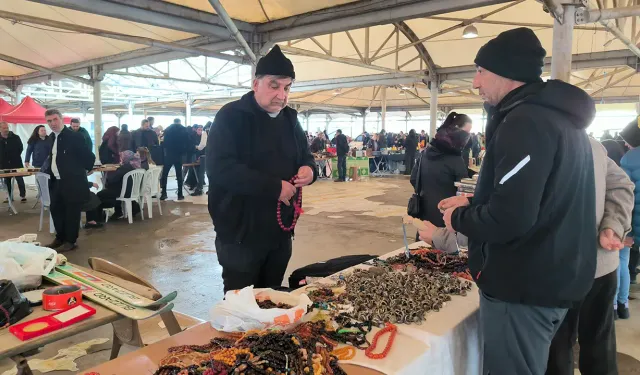 Kütahya Antika Pazarı’nın “koca ayak”lı antikacısı