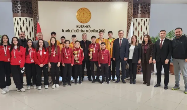 Kütahya’da öğrenciler spordaki başarılarıyla gururlandırdı