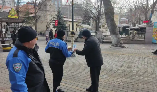 Kütahya’da vatandaşlar dolandırıcılığa karşı bilgilendiriliyor