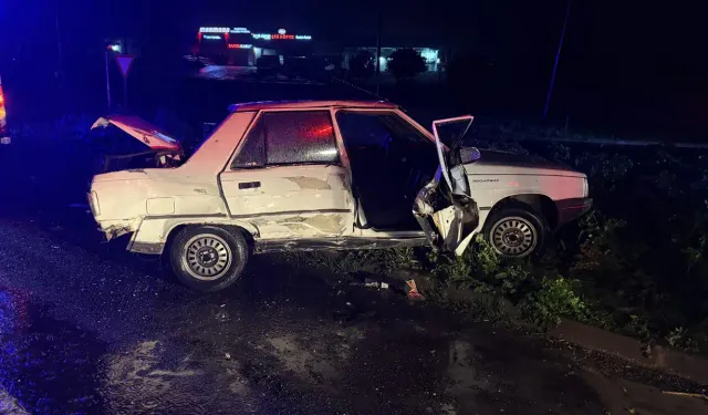 Manisa’da tır ile otomobil çarpıştı: 3 kişi yaralandı