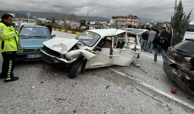 Muğla'da zincirleme kaza: 4 yaralı