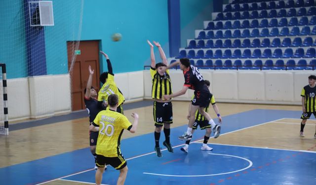 Hentbol Gençler Yarı Finalleri Kütahya’da başladı