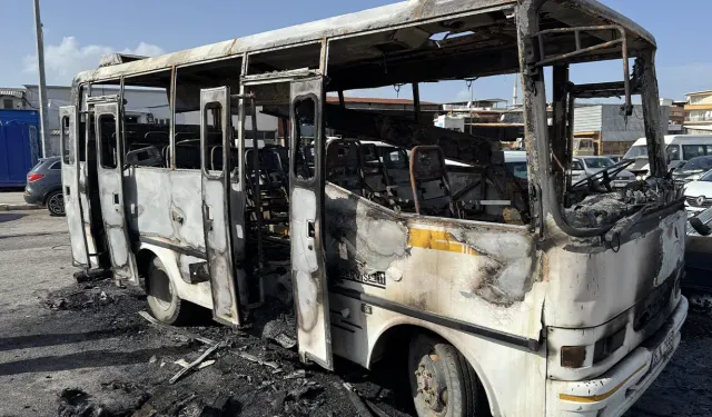 İzmir’de midibüste çıkan yangında bir çocuk öldü