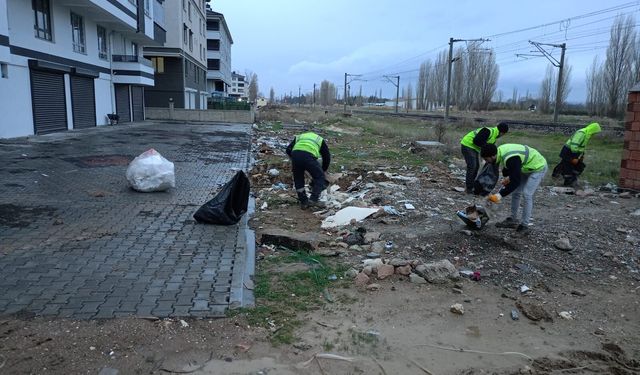Kütahya Dumlupınar Mahallesi’nde temizlik çalışması