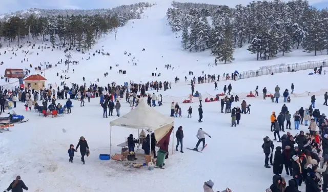 Kütahya Muratdağı’nda eğlence artarak devam ediyor